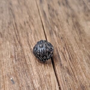 P271 Gorgeous And Whimsical Sunflower Orb‎ Charm